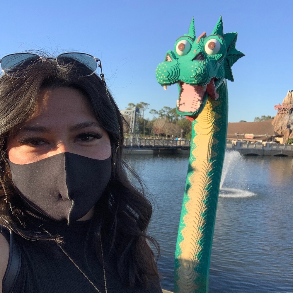 Meet your Posher, Reyna